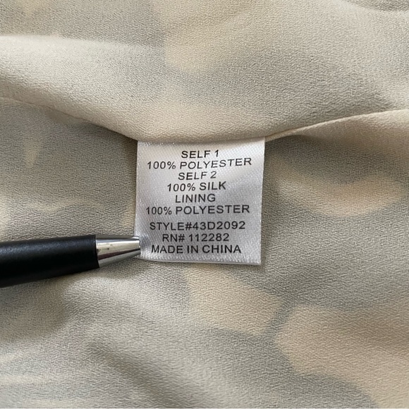 Greylin silk mini dress with adjustable straps. Delicate. Cream and Navy Size S - Picture 13 of 14